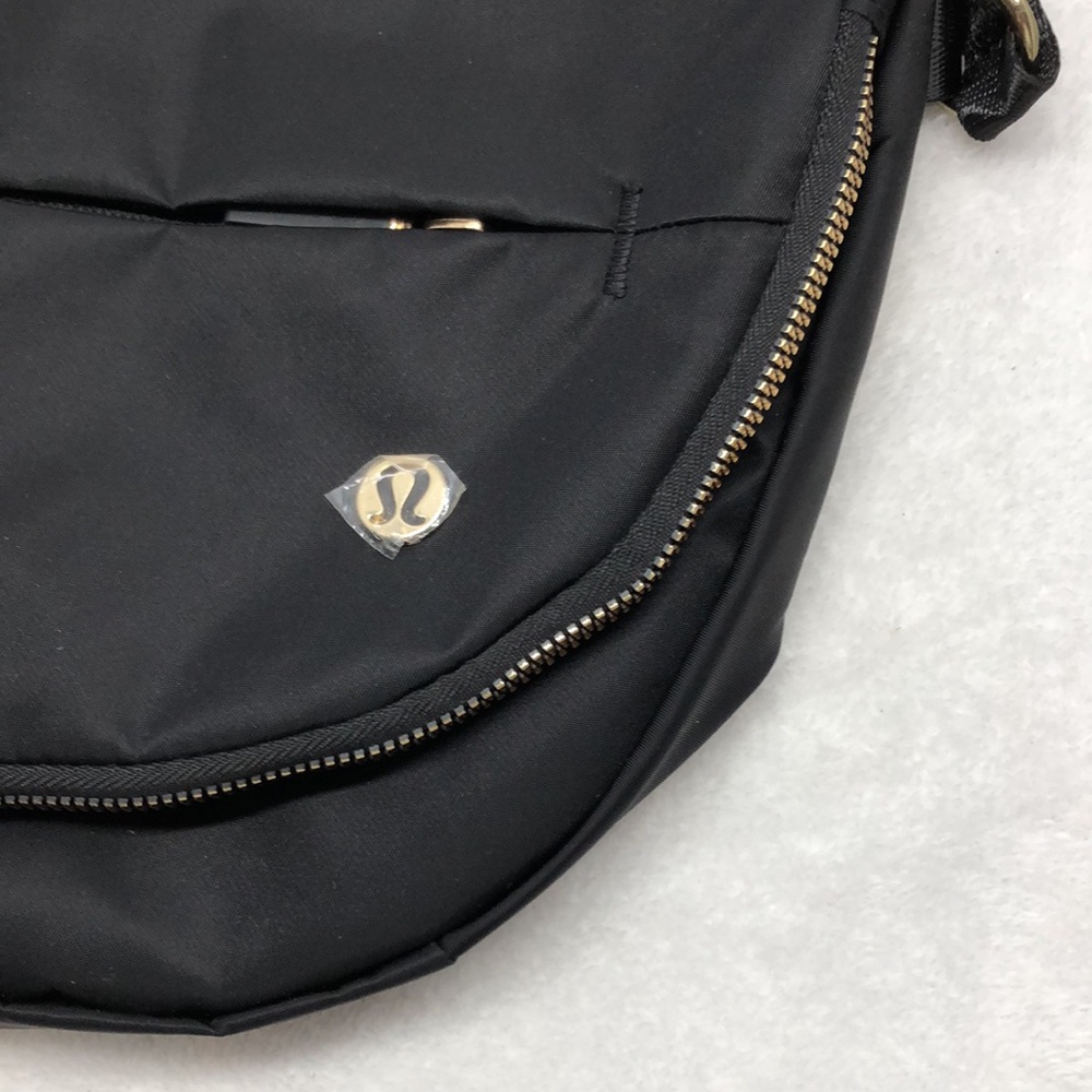 🔥Lululemon All Night Festival Bag 5L - Black Gold Hardware Travel Crossbody - Picture 3 of 5